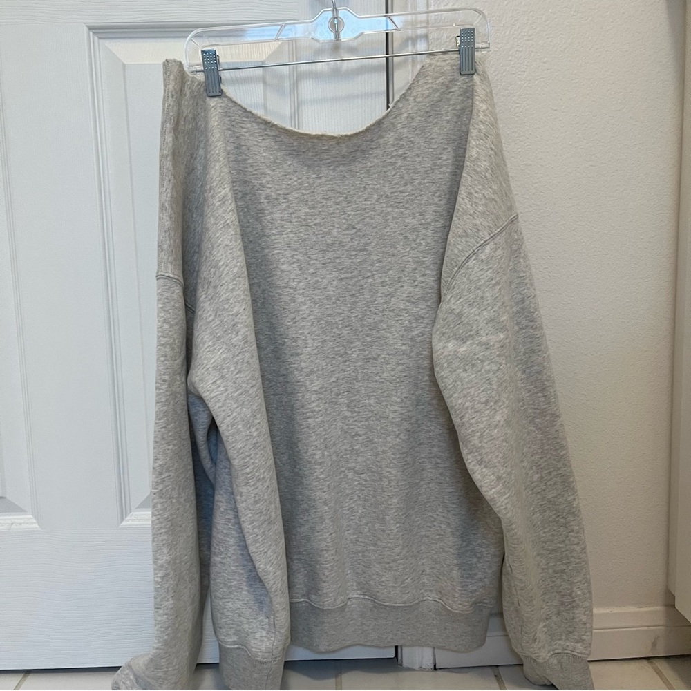 Abercrombie Gray Denali Alaska Sweatshirt - Picture 2 of 2